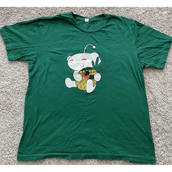 Snoop Dogg Reddit Smoking Pineapple T-Shirt - Picture 1 of 4